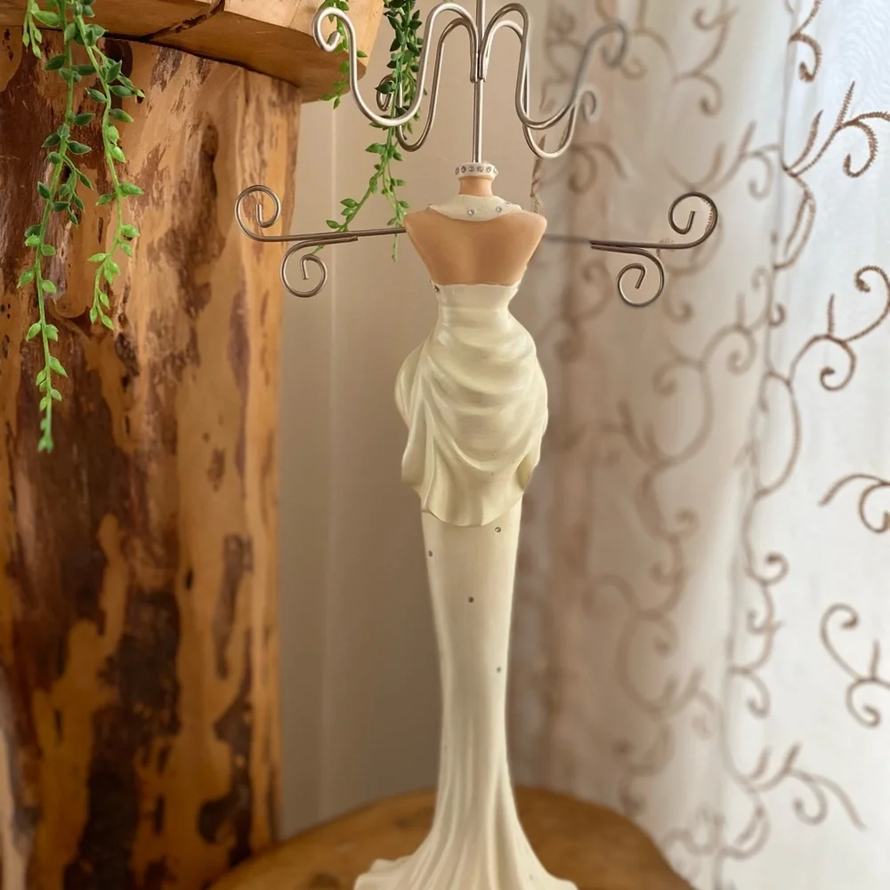 Jewelry hanger